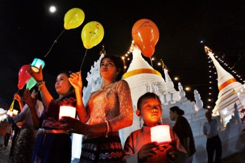 loy krathong, loy krathong in mae hong son, loy krathong sawan