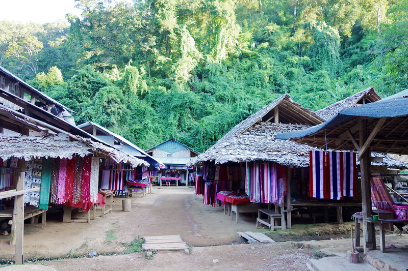 long neck village baan huay sua thao, baan huay sua thao, long neck village, huay sua thao