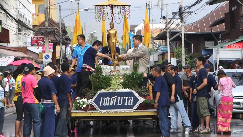 songkran festival, songkran festival in mae hong son, songkran festival mae hong son