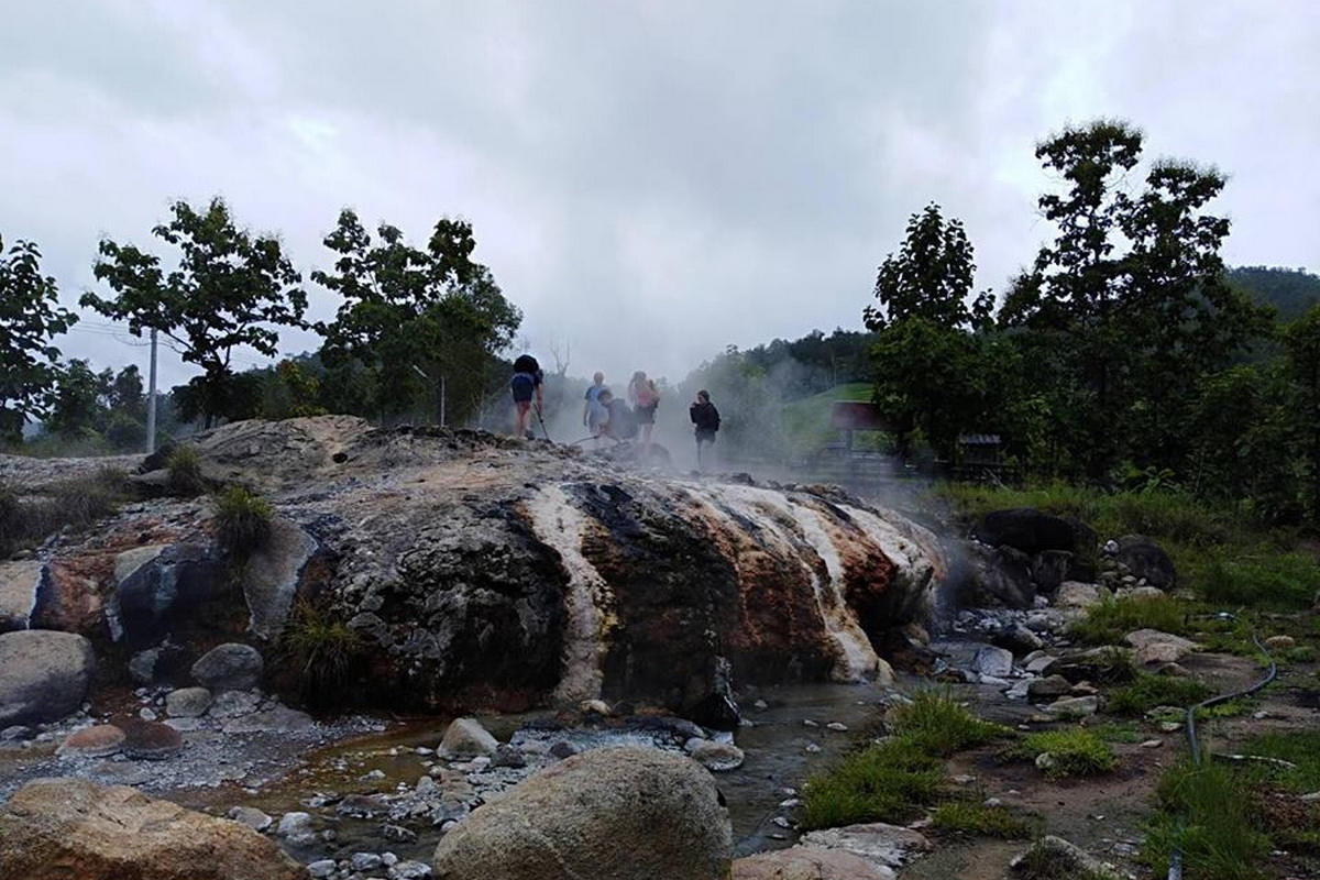 muang paeng hot springs, muang paeng hot spring, muang pang hot springs, muang pang hot spring